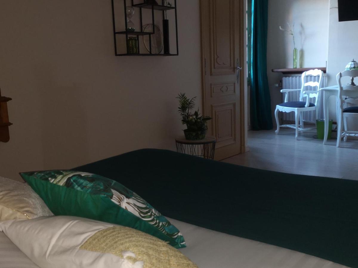 Hotel Les Deux Magots مدينة لا روش بيرنارد المظهر الخارجي الصورة
