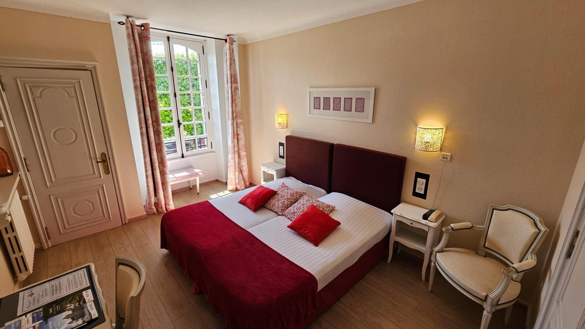 Hotel Les Deux Magots مدينة لا روش بيرنارد المظهر الخارجي الصورة